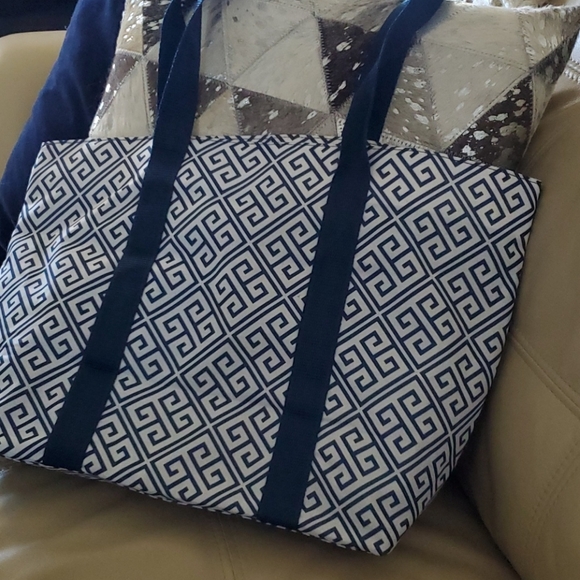 Handbags - Large Tote Bag